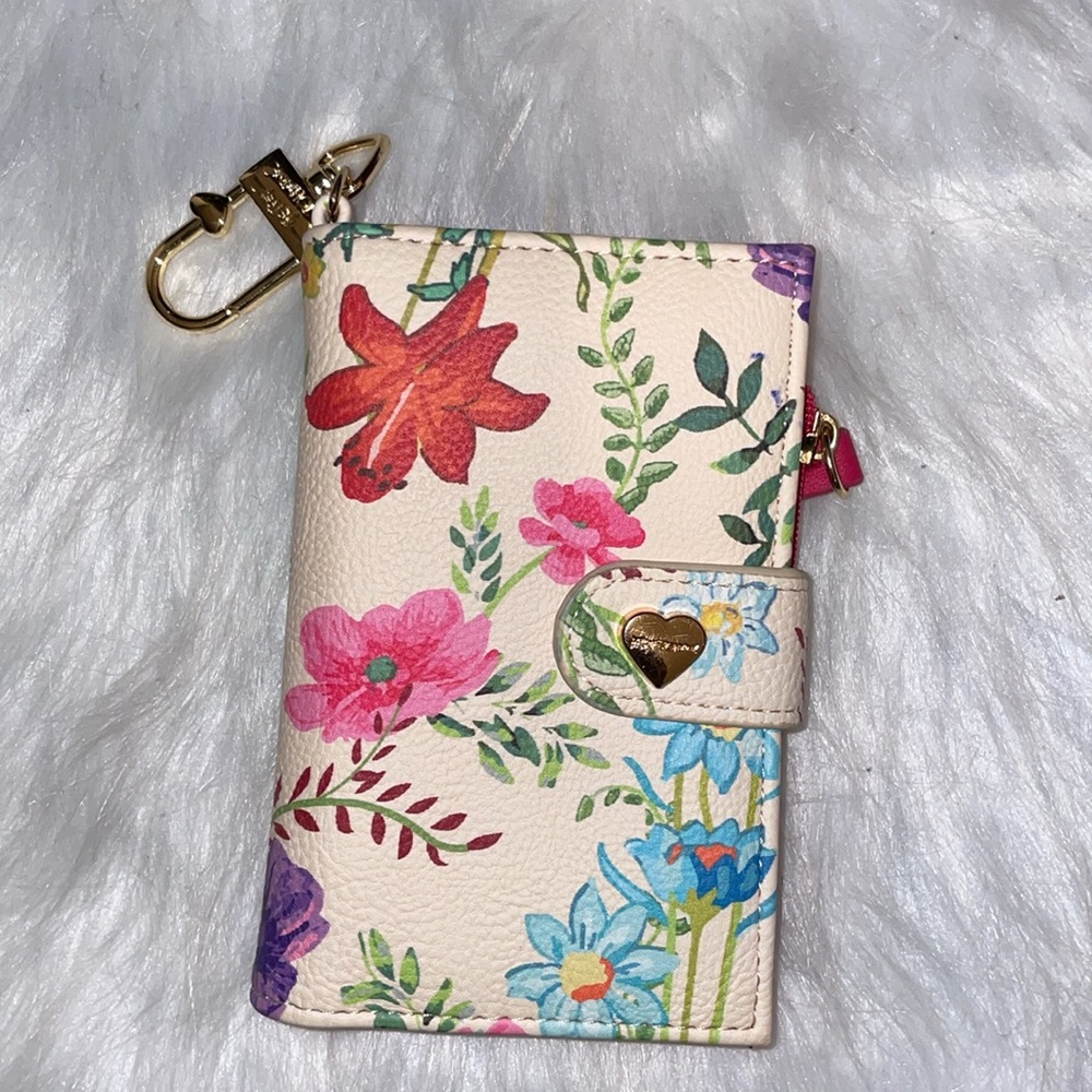 🌹✨Betsey Johnson Keychain Wallet🌹